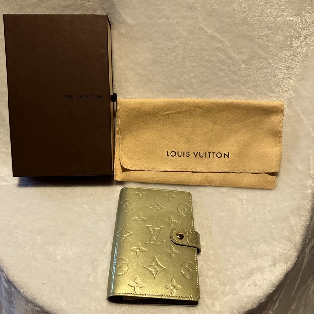 NWOT Authentic Louis Vuitton Monogram  Vernis Patent Leather Agenda Era 2002
